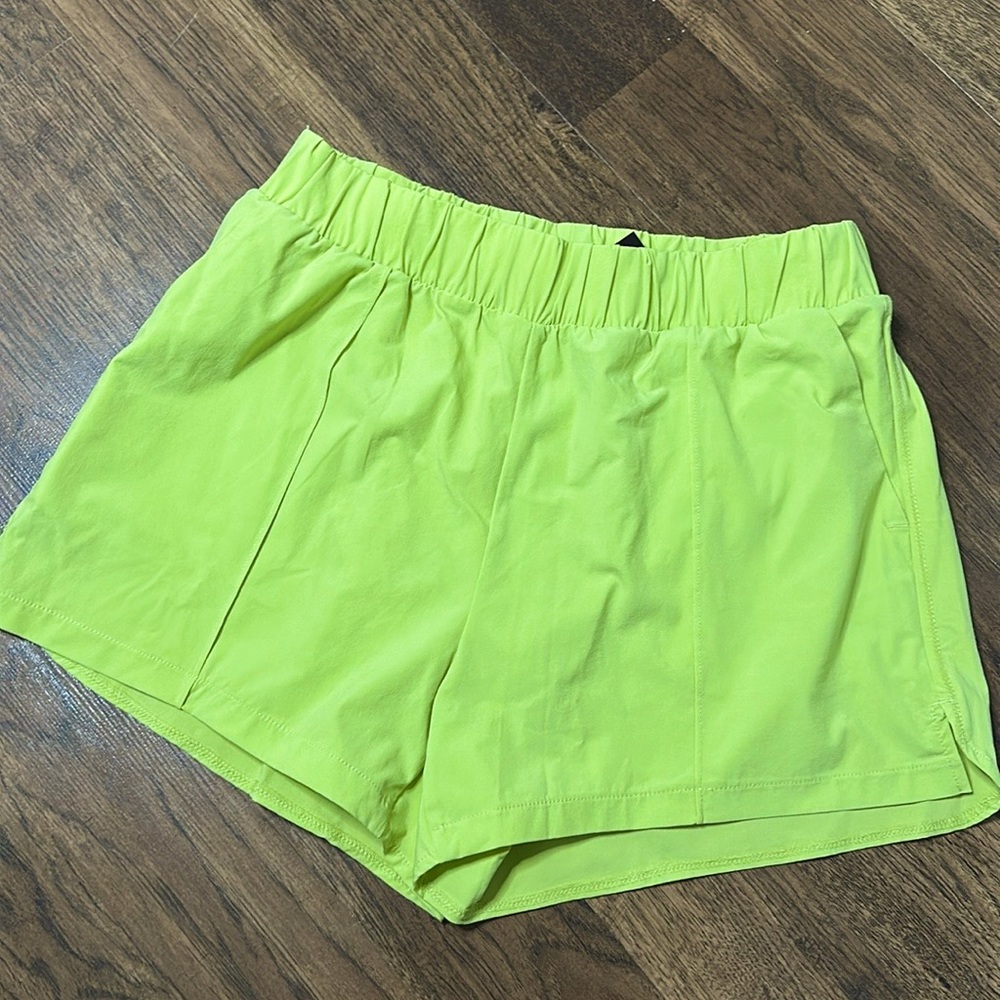 NWT Mono B‎ Lined Active Shorts - bright yellow/lime